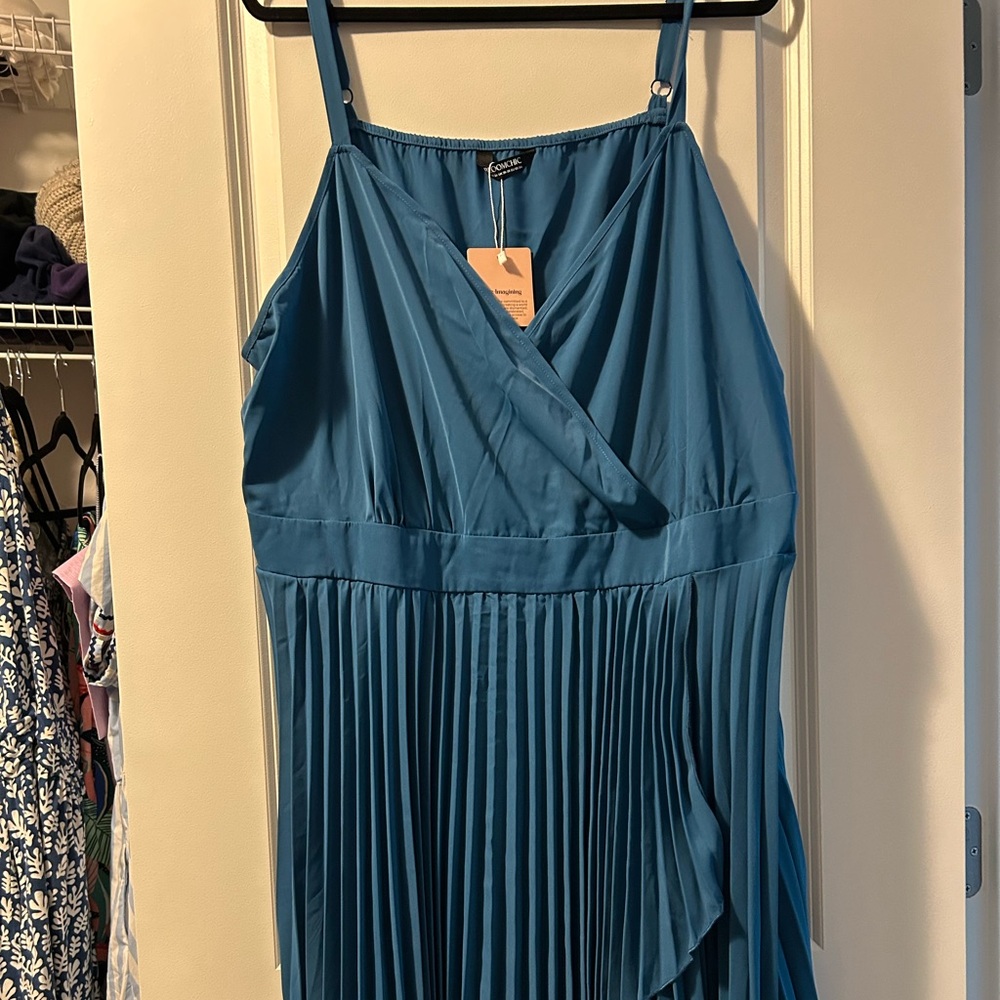 Flowy BloomChic stretch waist pleated wrap dress 2XL (22-24)